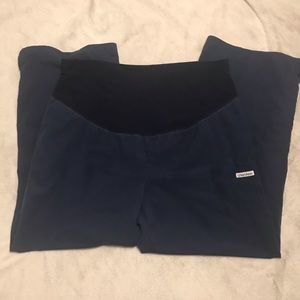 Cherokee scrubs maternity